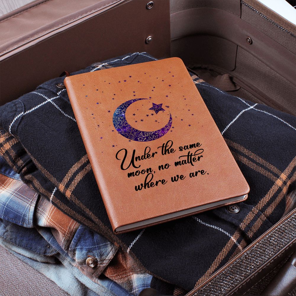 Under the same moon, no matter where we are - Graphic Leather Journal