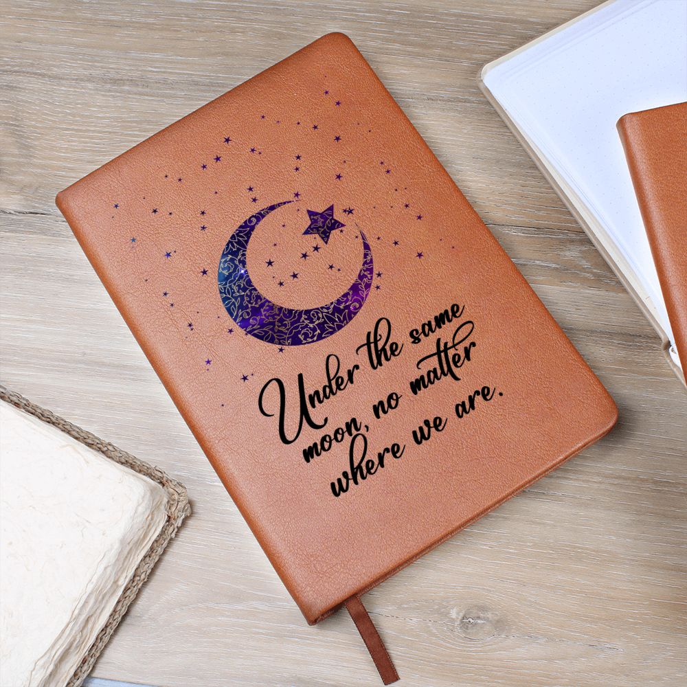 Under the same moon, no matter where we are - Graphic Leather Journal