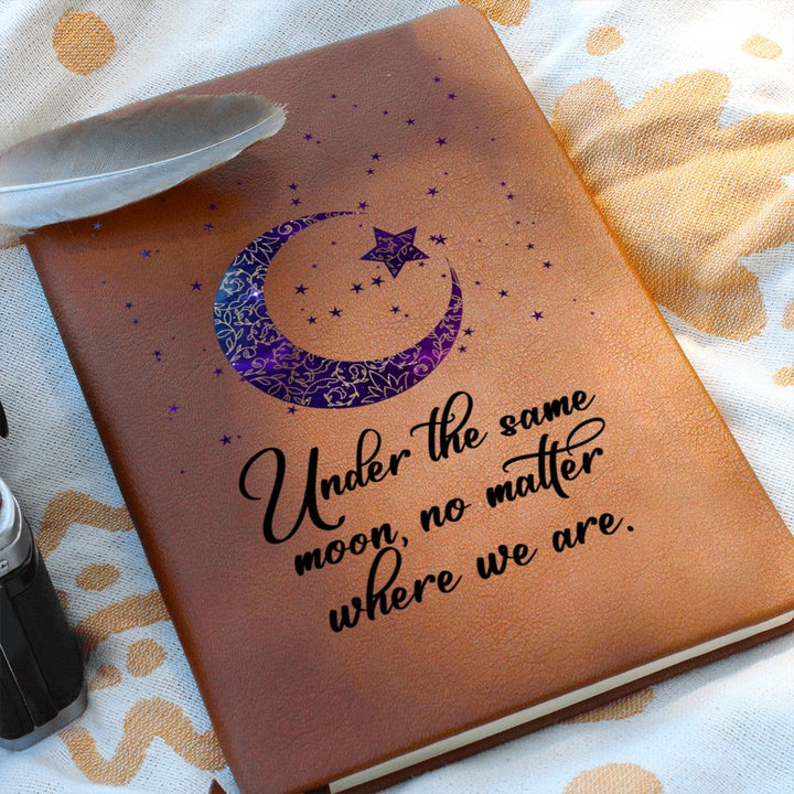 Under the same moon, no matter where we are - Graphic Leather Journal