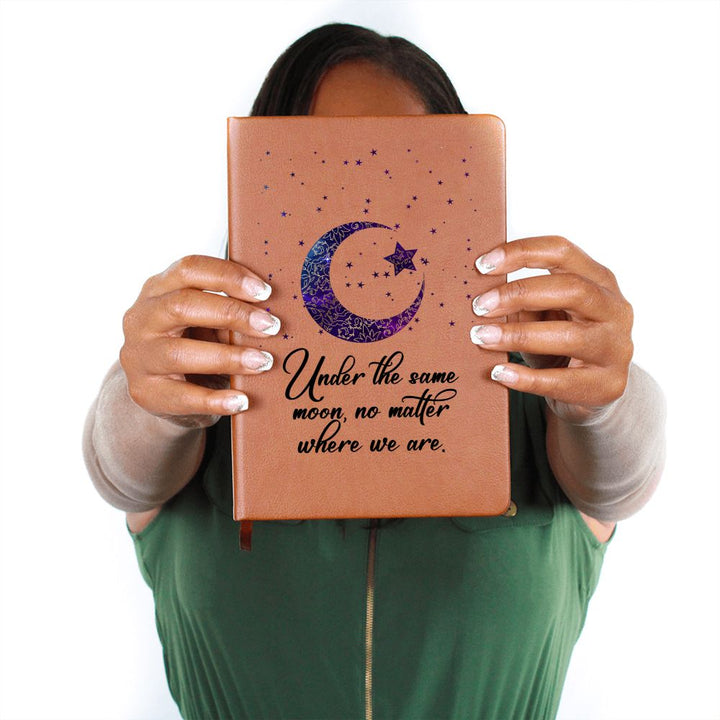 Under the same moon, no matter where we are - Graphic Leather Journal