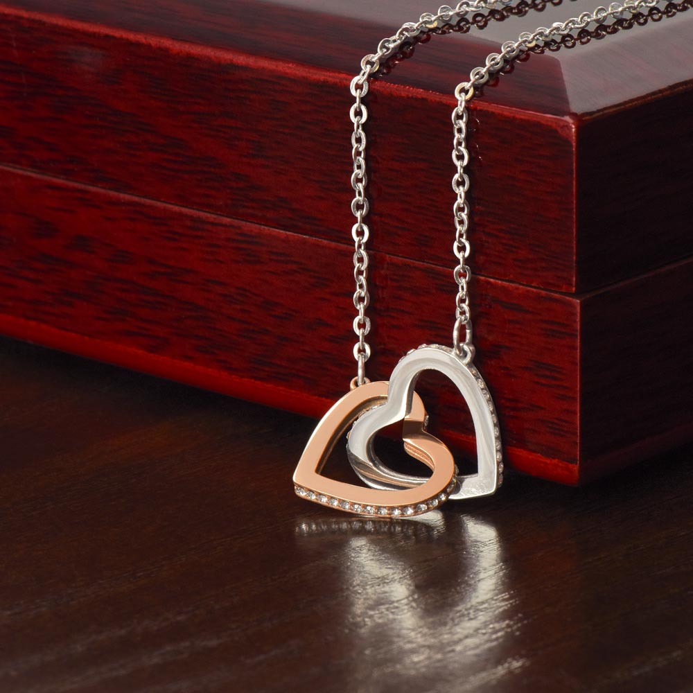 To My Wife | Never be a prisoner of your past - Interlocking Hearts Necklace