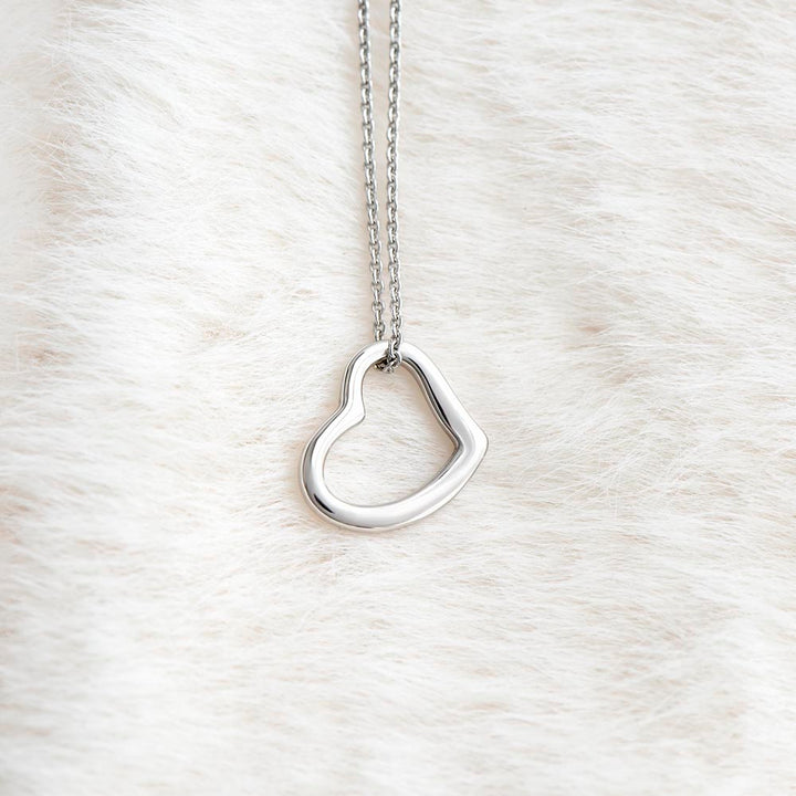 To My Gorgeous Girlfriend | When I look in your eyes - Delicate Heart Necklace