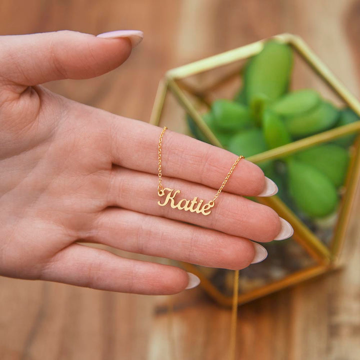 To My Wife | A Cute, Loving and Generous - Personalized Name Necklace