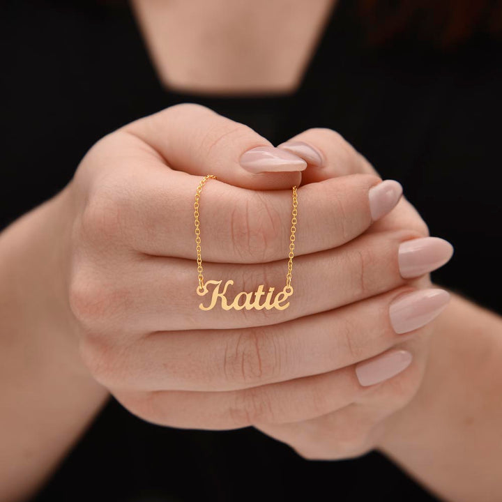 To My Wife | A Cute, Loving and Generous - Personalized Name Necklace